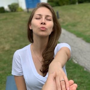 Meet your Posher, Steffany